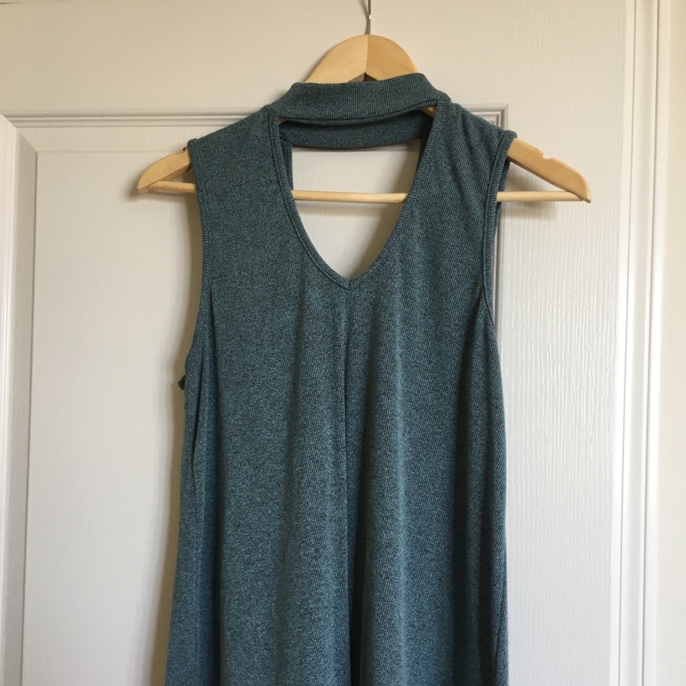 Choker-style Tank